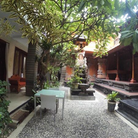 Отель Pondok Krishna Кута Экстерьер фото